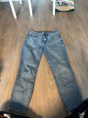 Old Navy Classic Light Wash Straight Leg Jeans